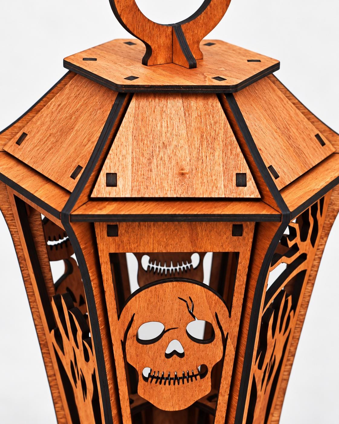Halloween-Holzlaterne mit Totenkopf, 28 cm